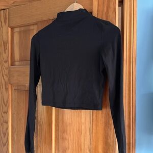 Cropped Black Lulu Turtleneck!